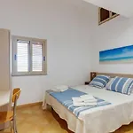 Rosimeli Villa